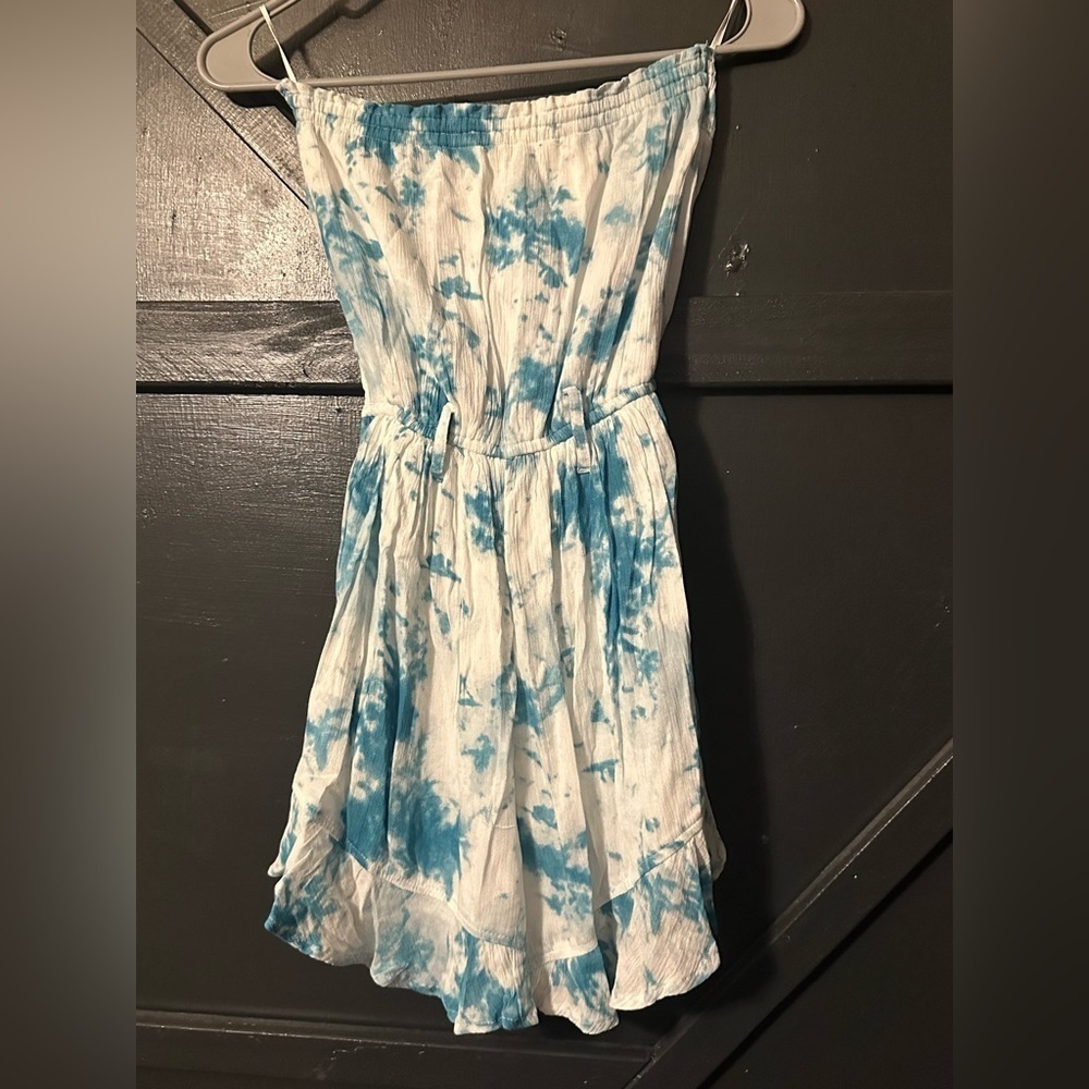 HOLLISTER size XXSLONG tye dye romper blue and white (no belt)